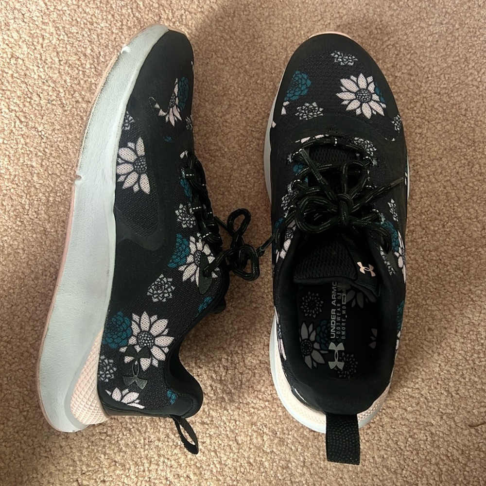Under Armour Charged women’s sneakers size 8.5 worn one time